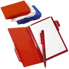 Блокнот для записей с авторучкой; красный; 10,5х7,9х1,1 см; пластик